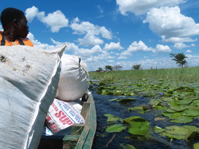 Floodfooddeliveryboat